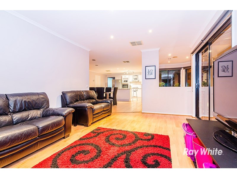 11 Feehan Crescent, Narre Warren South VIC 3805