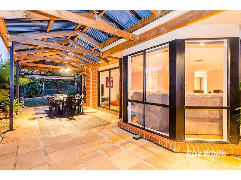 11 Feehan Crescent, Narre Warren South VIC 3805