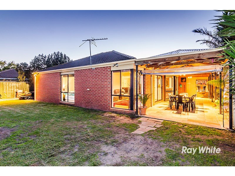 11 Feehan Crescent, Narre Warren South VIC 3805