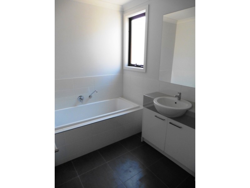 41 Willowglen Blvd, Cranbourne VIC 3977