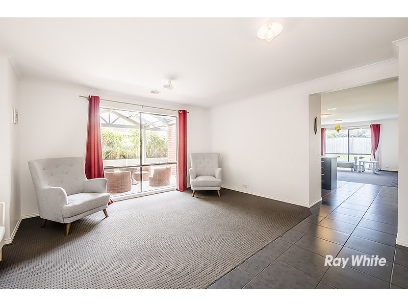10 Vane Street, Cranbourne East VIC 3977