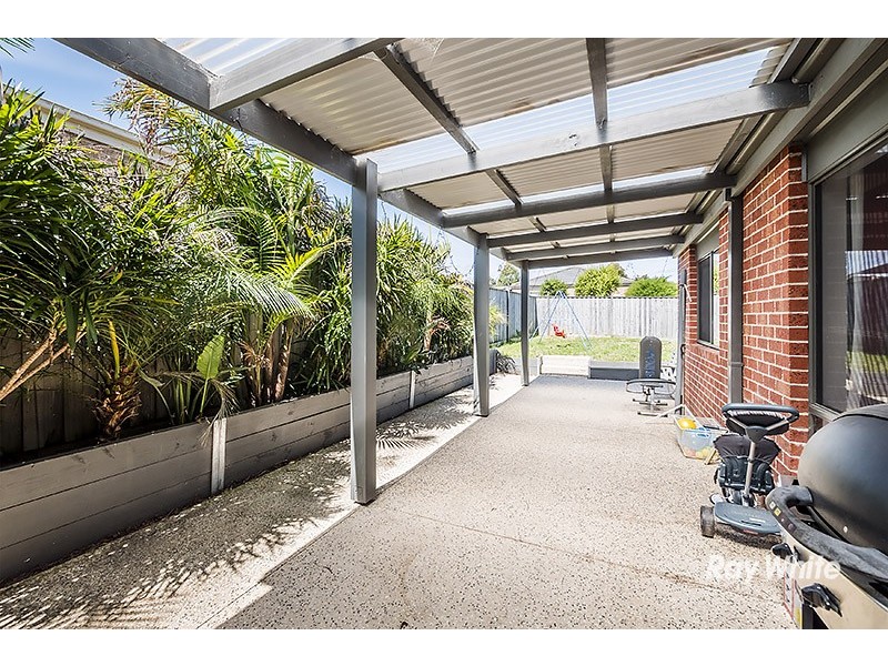 10 Vane Street, Cranbourne East VIC 3977