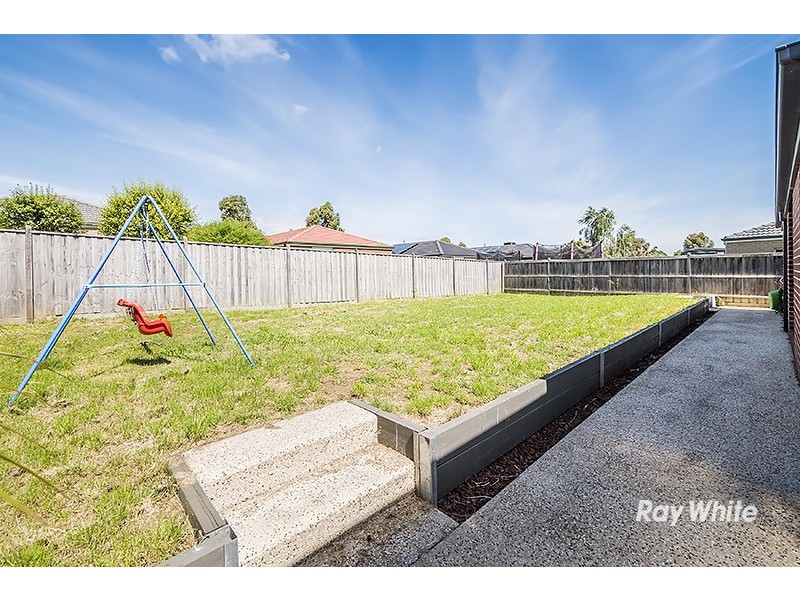 10 Vane Street, Cranbourne East VIC 3977