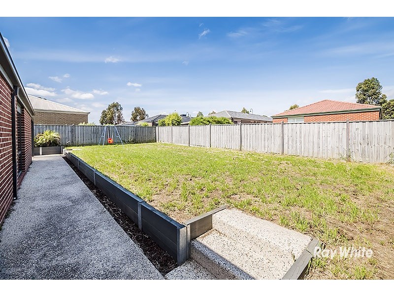 10 Vane Street, Cranbourne East VIC 3977