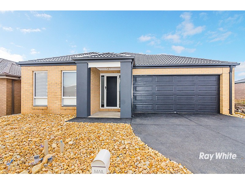 18 Mayflower Drive, Cranbourne West VIC 3977