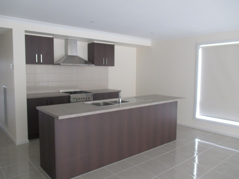 18 Mayflower Drive, Cranbourne West VIC 3977