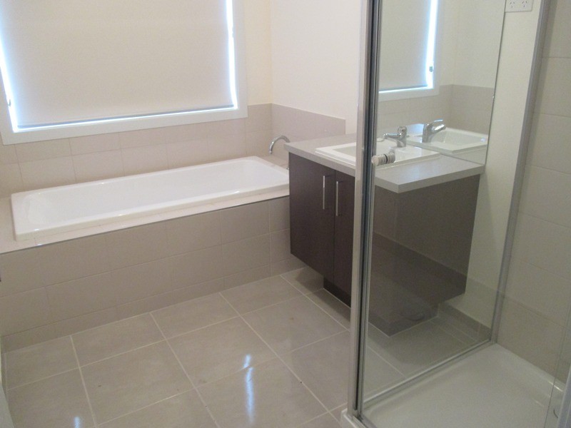 18 Mayflower Drive, Cranbourne West VIC 3977