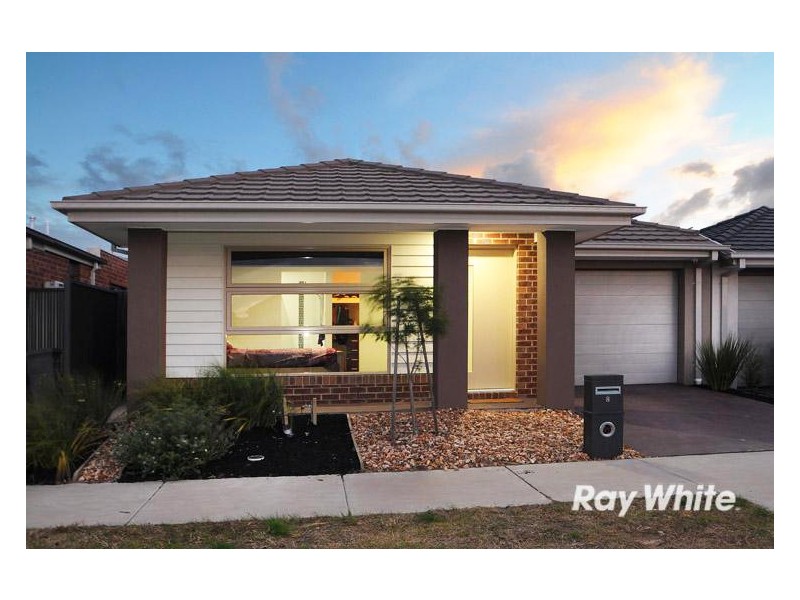 8 Hestia Avenue, Cranbourne West VIC 3977