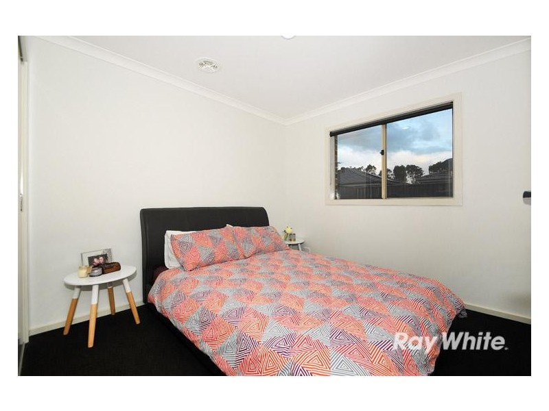 8 Hestia Avenue, Cranbourne West VIC 3977