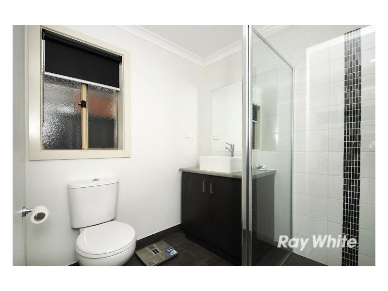 8 Hestia Avenue, Cranbourne West VIC 3977