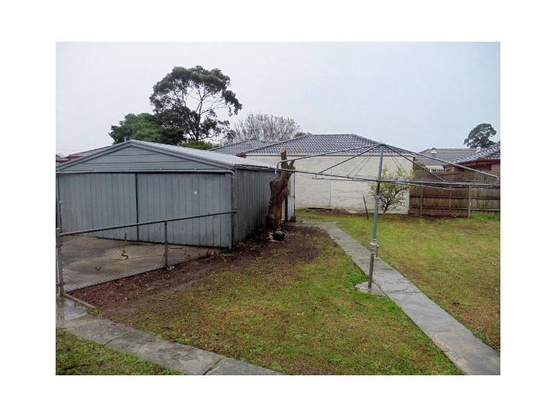 14 Binding Avenue, Cranbourne VIC 3977