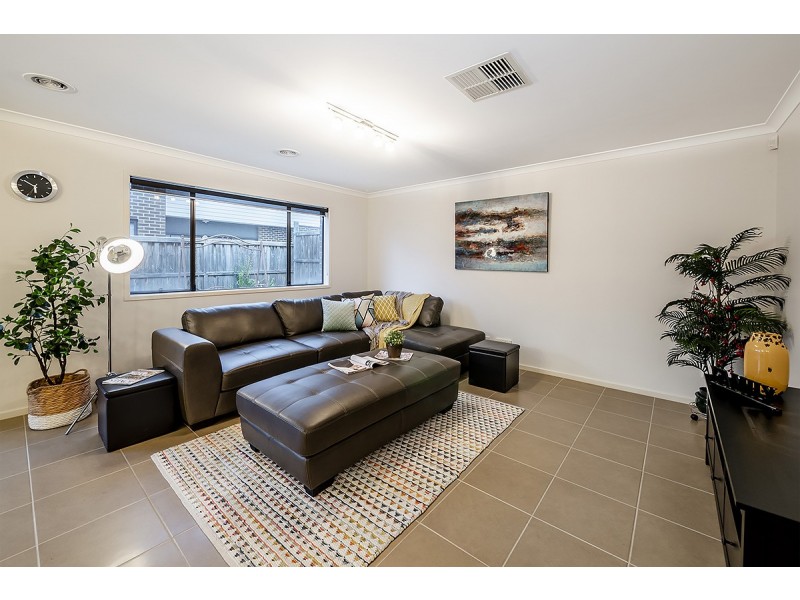1 Albida Parade, Lyndhurst VIC 3975