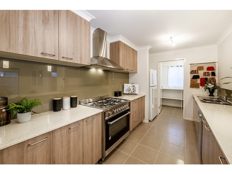 1 Albida Parade, Lyndhurst VIC 3975