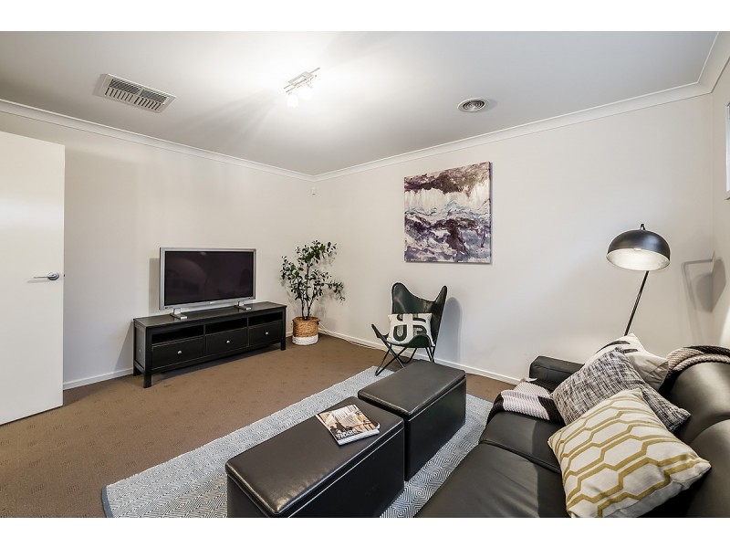 1 Albida Parade, Lyndhurst VIC 3975