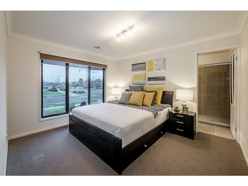 1 Albida Parade, Lyndhurst VIC 3975