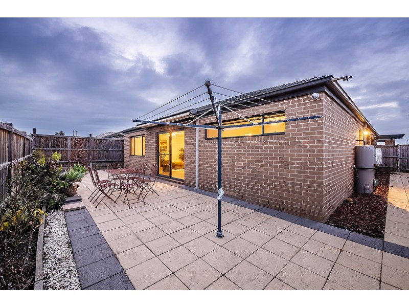 1 Albida Parade, Lyndhurst VIC 3975