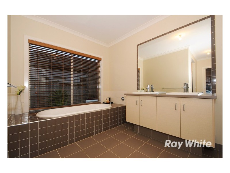 150 Aylmer Road, Lyndhurst VIC 3975
