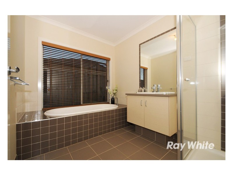 150 Aylmer Road, Lyndhurst VIC 3975