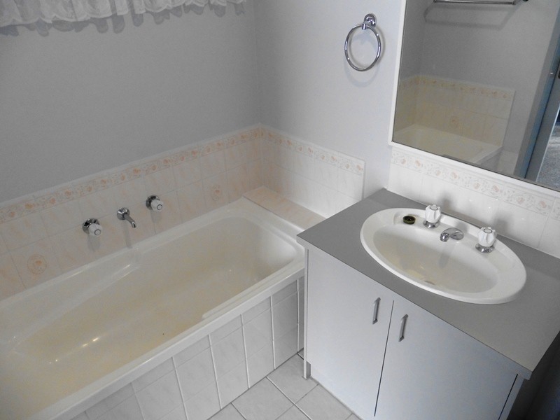 2 Glenleigh Court, Cranbourne North VIC 3977