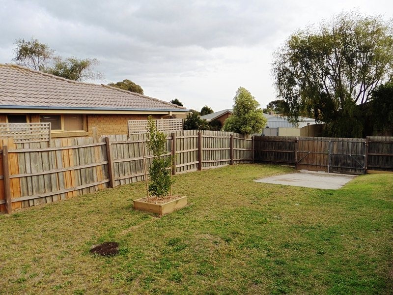 2 Glenleigh Court, Cranbourne North VIC 3977