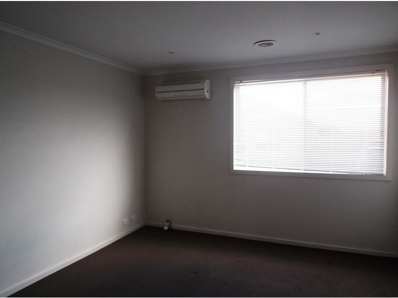 17 Boronia Avenue, Cranbourne VIC 3977