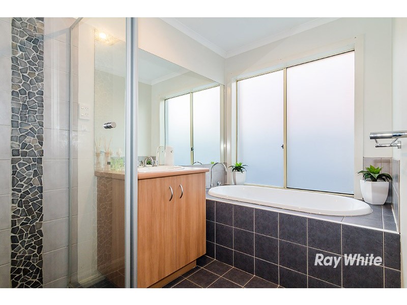 12 Drovers Retreat, Narre Warren South VIC 3805