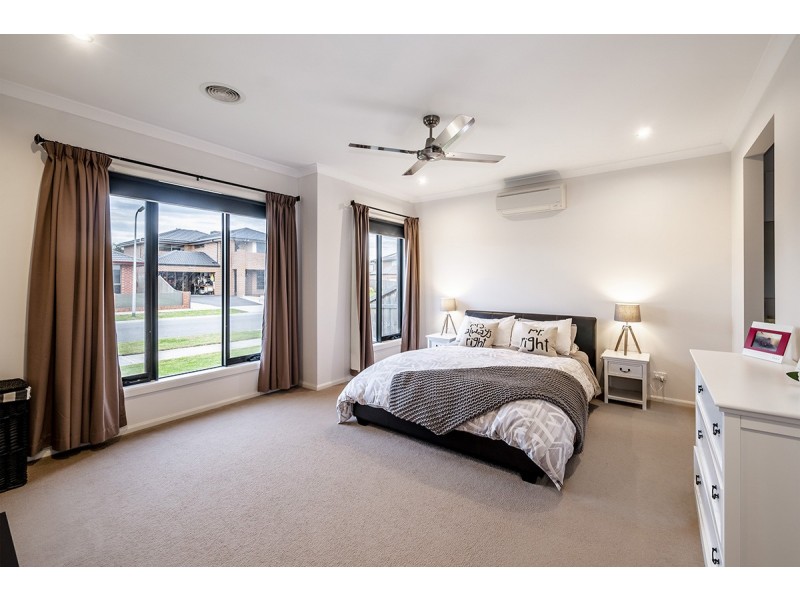 5 Barwon Street, Clyde North VIC 3978