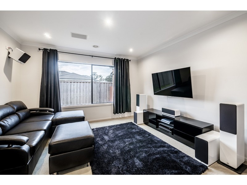 5 Barwon Street, Clyde North VIC 3978