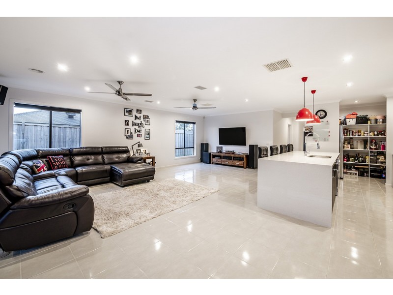 5 Barwon Street, Clyde North VIC 3978