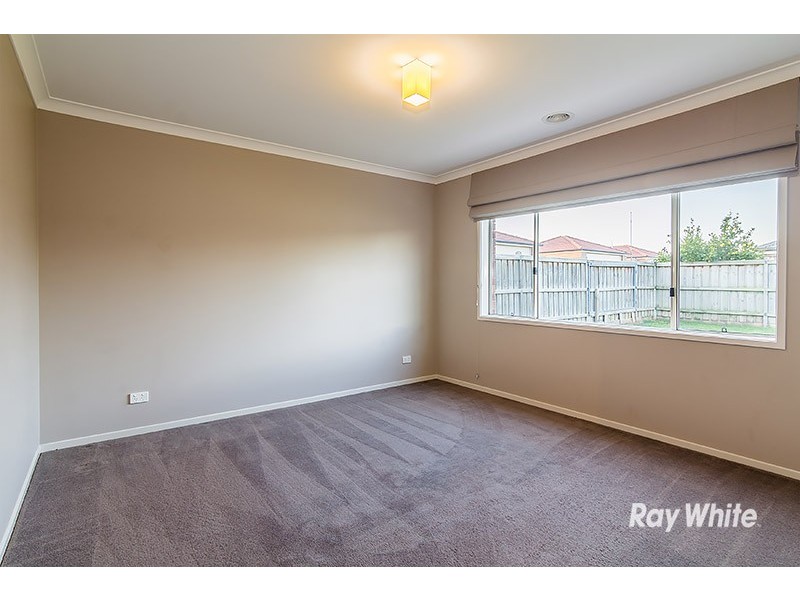 40 Flash Dan Drive, Cranbourne East VIC 3977