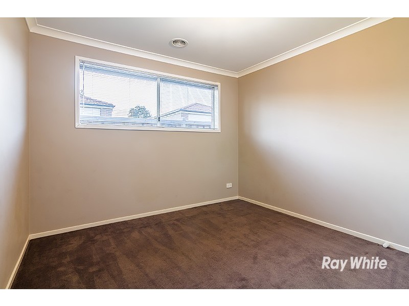 40 Flash Dan Drive, Cranbourne East VIC 3977