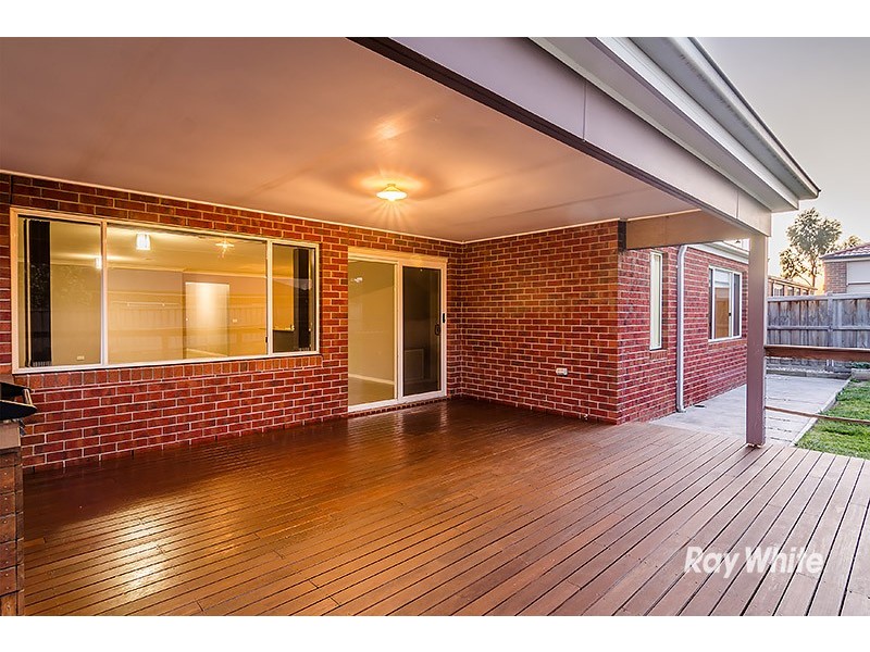 40 Flash Dan Drive, Cranbourne East VIC 3977