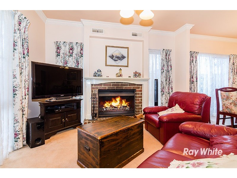 109 Waverley Park Drive, Cranbourne North VIC 3977