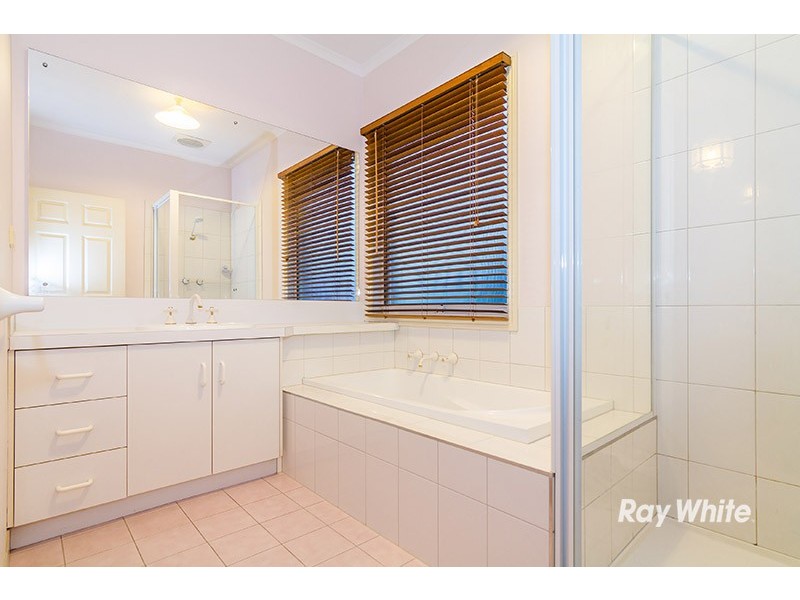 109 Waverley Park Drive, Cranbourne North VIC 3977