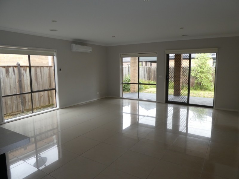 4 Sawgrass Way, Cranbourne West VIC 3977