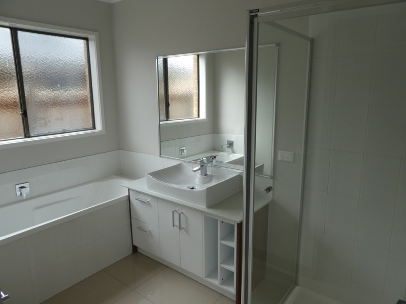 4 Sawgrass Way, Cranbourne West VIC 3977