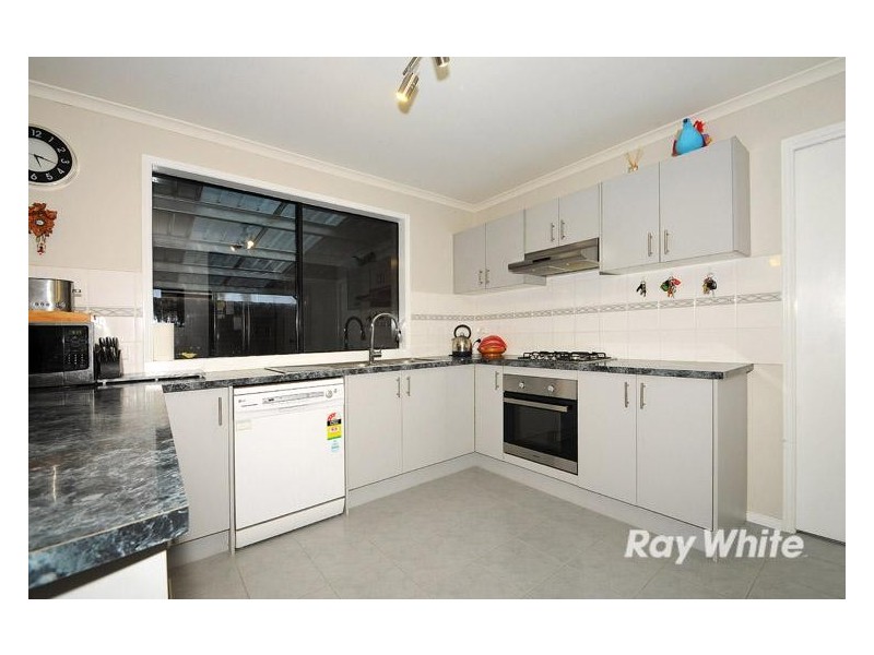 27 Alberton Drive, Cranbourne West VIC 3977