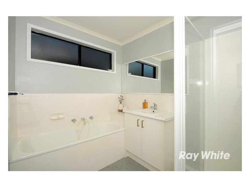 27 Alberton Drive, Cranbourne West VIC 3977