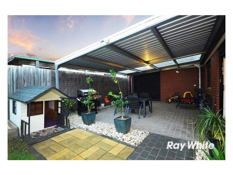 27 Alberton Drive, Cranbourne West VIC 3977