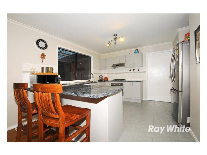 27 Alberton Drive, Cranbourne West VIC 3977
