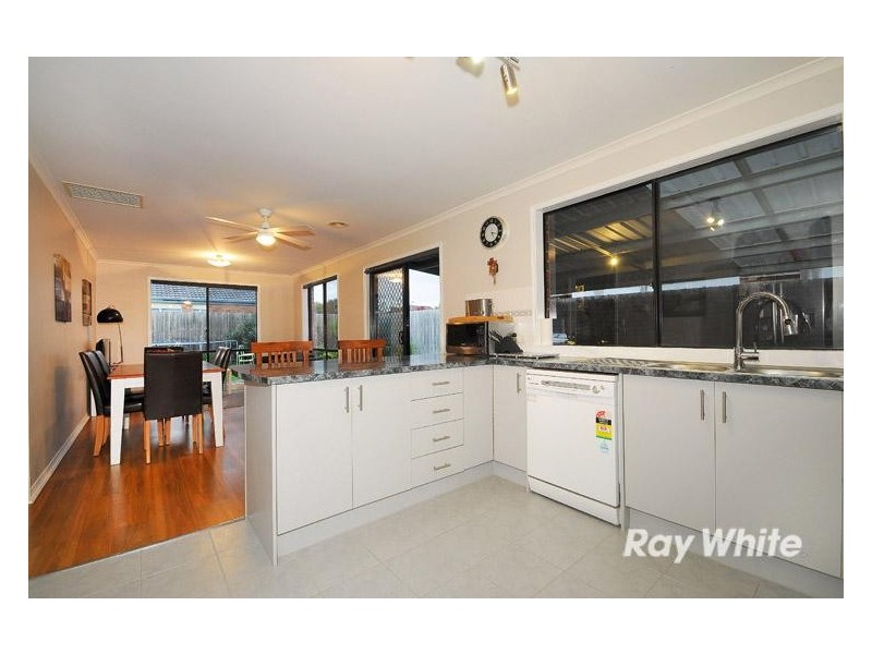 27 Alberton Drive, Cranbourne West VIC 3977