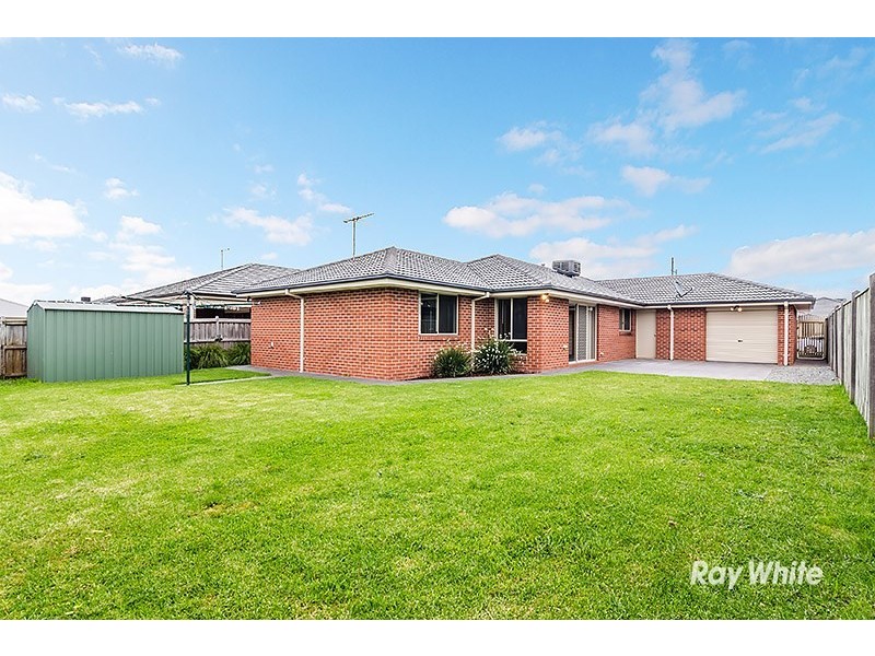 12 Charlbury Crescent, Cranbourne North VIC 3977