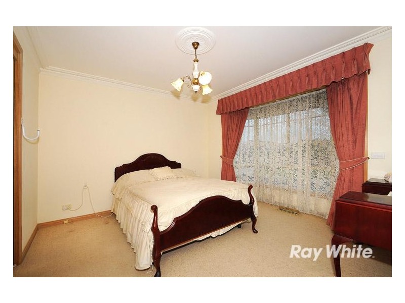 4 Dylan Court, Berwick VIC 3806