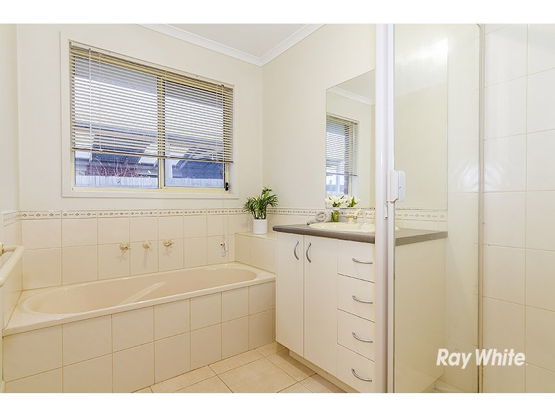 7 Taplan Crescent, Cranbourne West VIC 3977