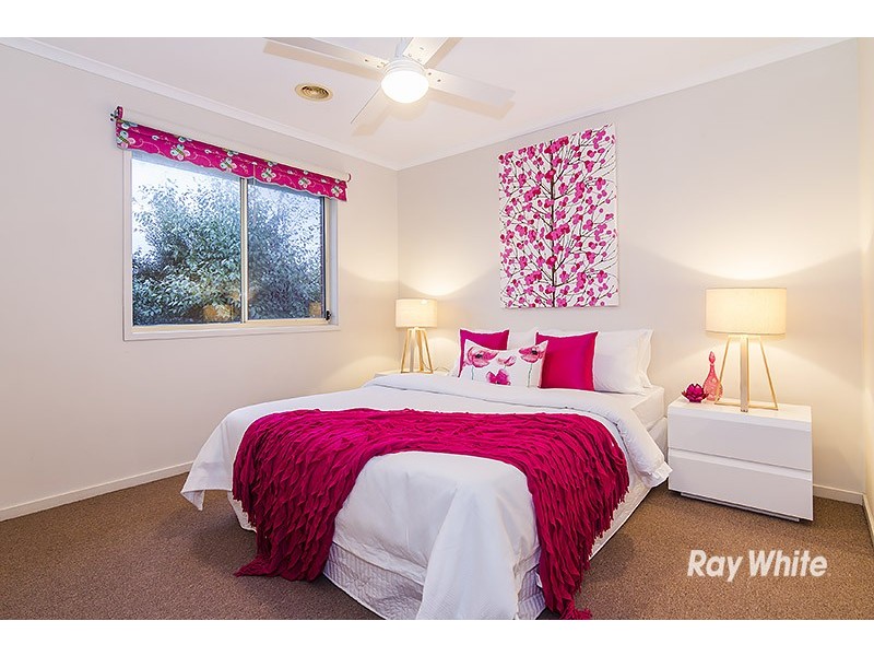 7 Taplan Crescent, Cranbourne West VIC 3977