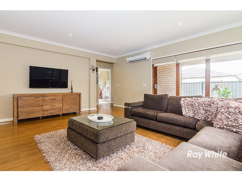 19 Gelderland Drive, Clyde North VIC 3978