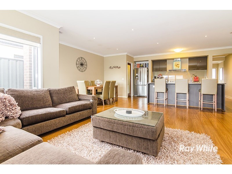 19 Gelderland Drive, Clyde North VIC 3978