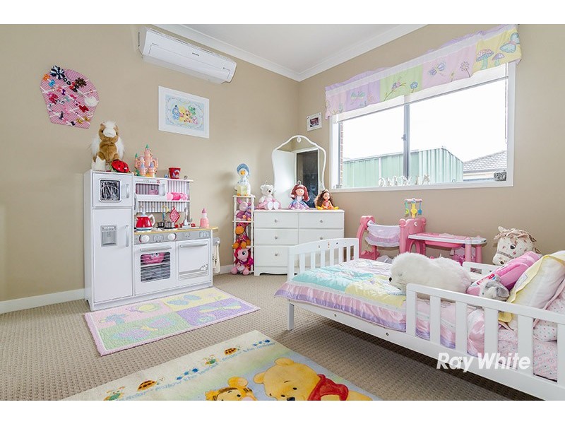 19 Gelderland Drive, Clyde North VIC 3978