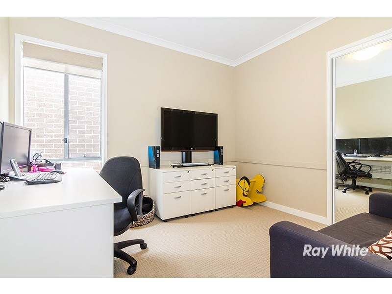 19 Gelderland Drive, Clyde North VIC 3978