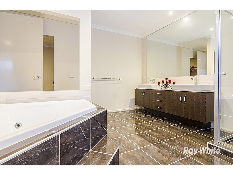 16 Freshwater Boulevard, Lyndhurst VIC 3975